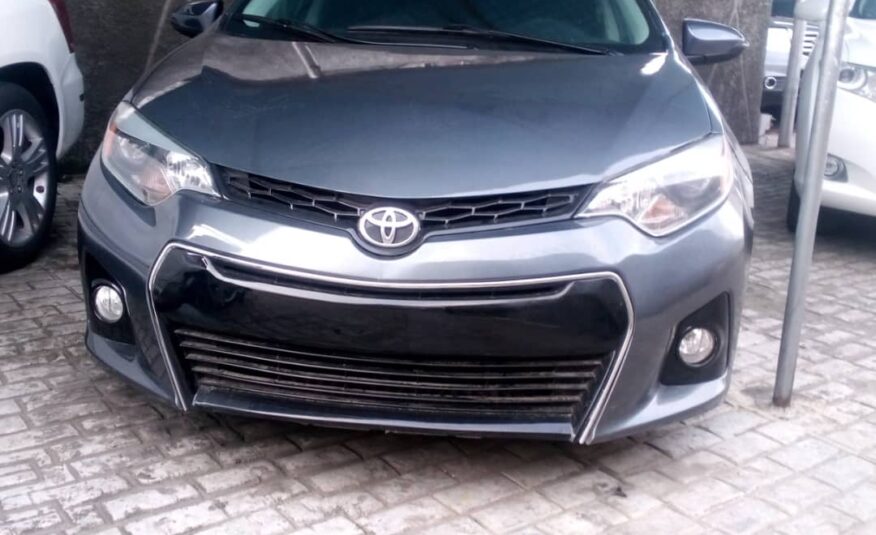 TOYOTA COROLLA SE 2015  MODEL