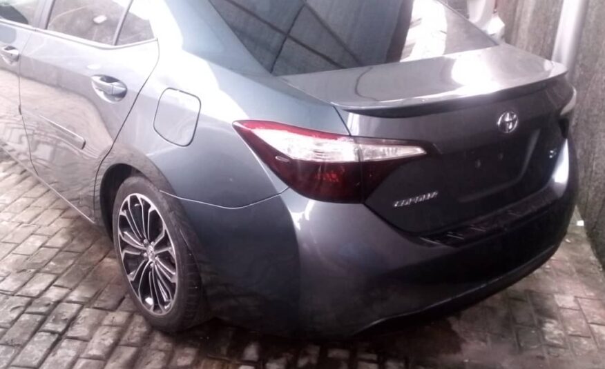 TOYOTA COROLLA SE 2015  MODEL