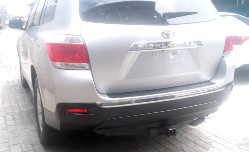 TOYOTA HIGHLANDER 2011 MODEL